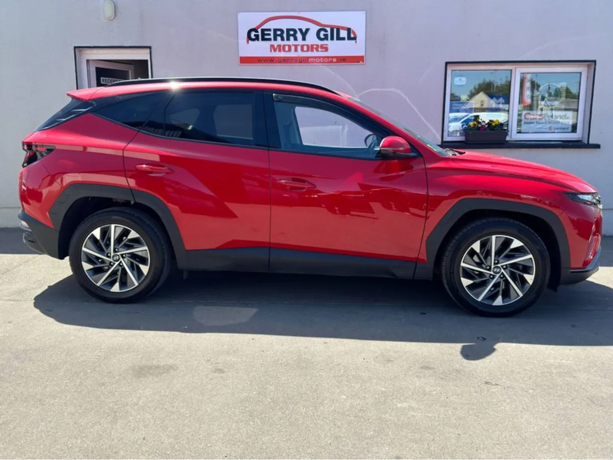 Hyundai Tucson Executive 5DR Reverse Camera - Image 3