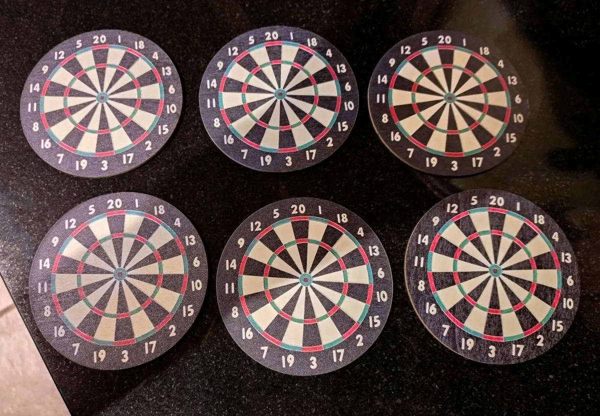 WOODEN DARTBOARD STYLE COASTERS (BRAND NEW). - Image 2