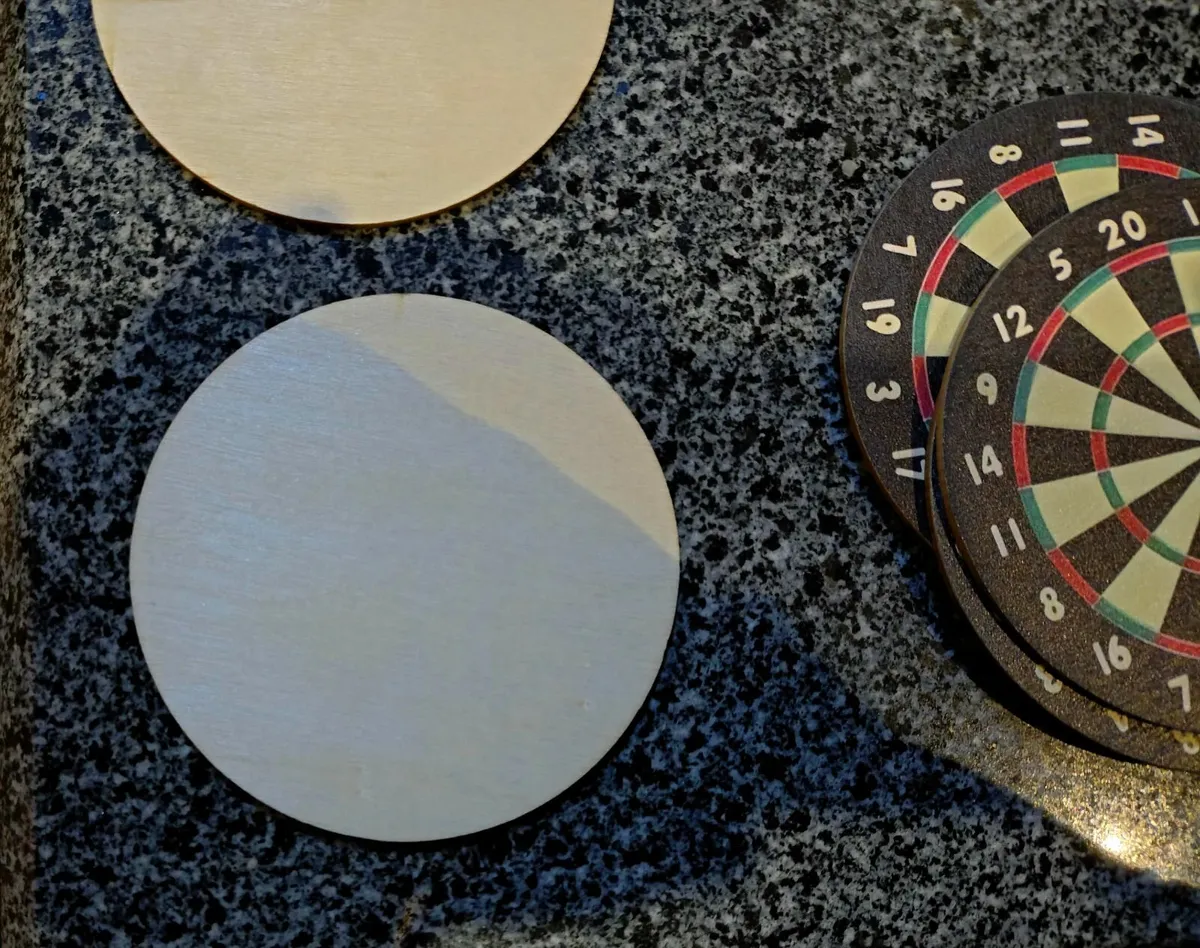WOODEN DARTBOARD STYLE COASTERS (BRAND NEW). - Image 3