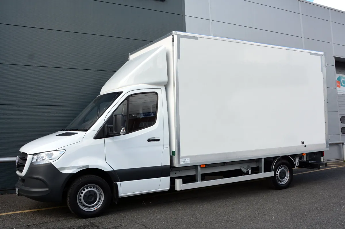 Mercedes-Benz Box - HIRE 2-4yrs Service incl - Image 1