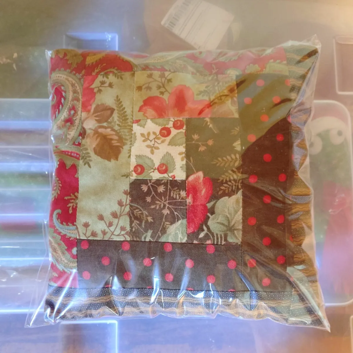 SMALL CUTE CUSHION (APPROX 9").