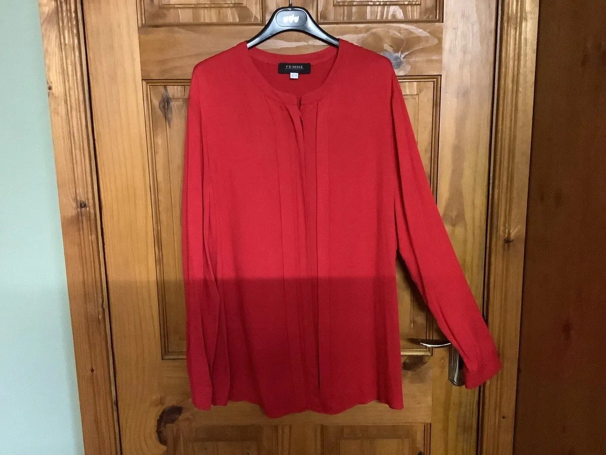 Blouse size 20 - Image 1