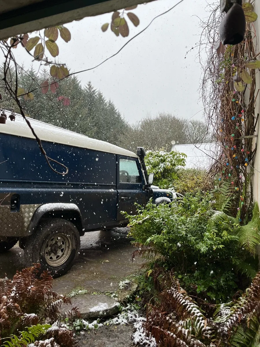 Land Rover Defender - Image 4
