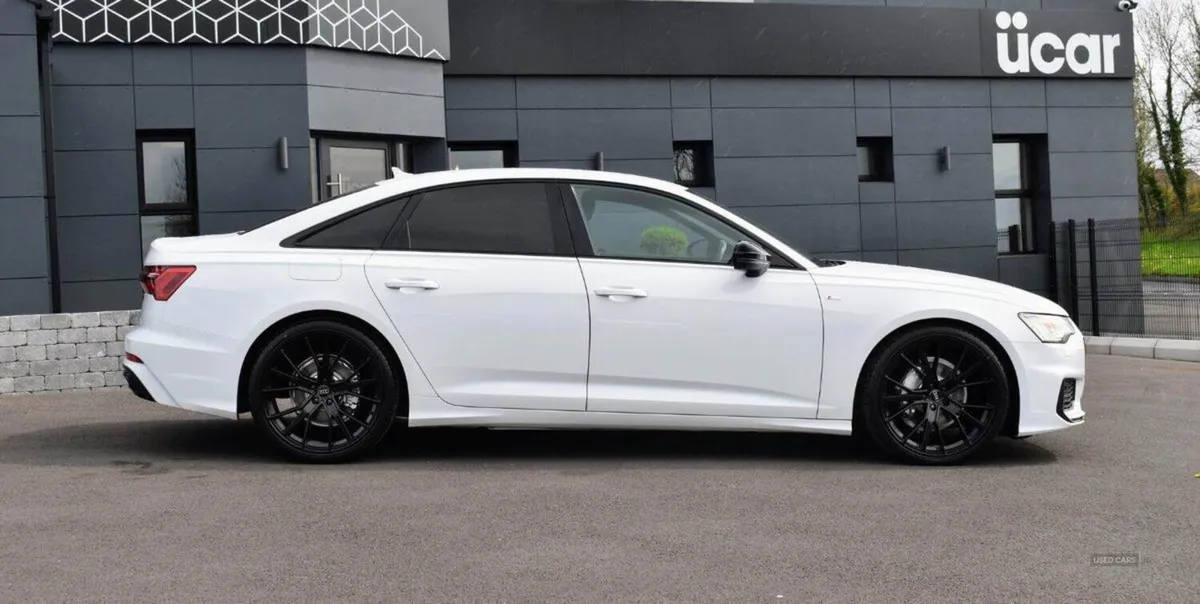 Audi A6 2.0 TDI 40 Black Edition - Image 4