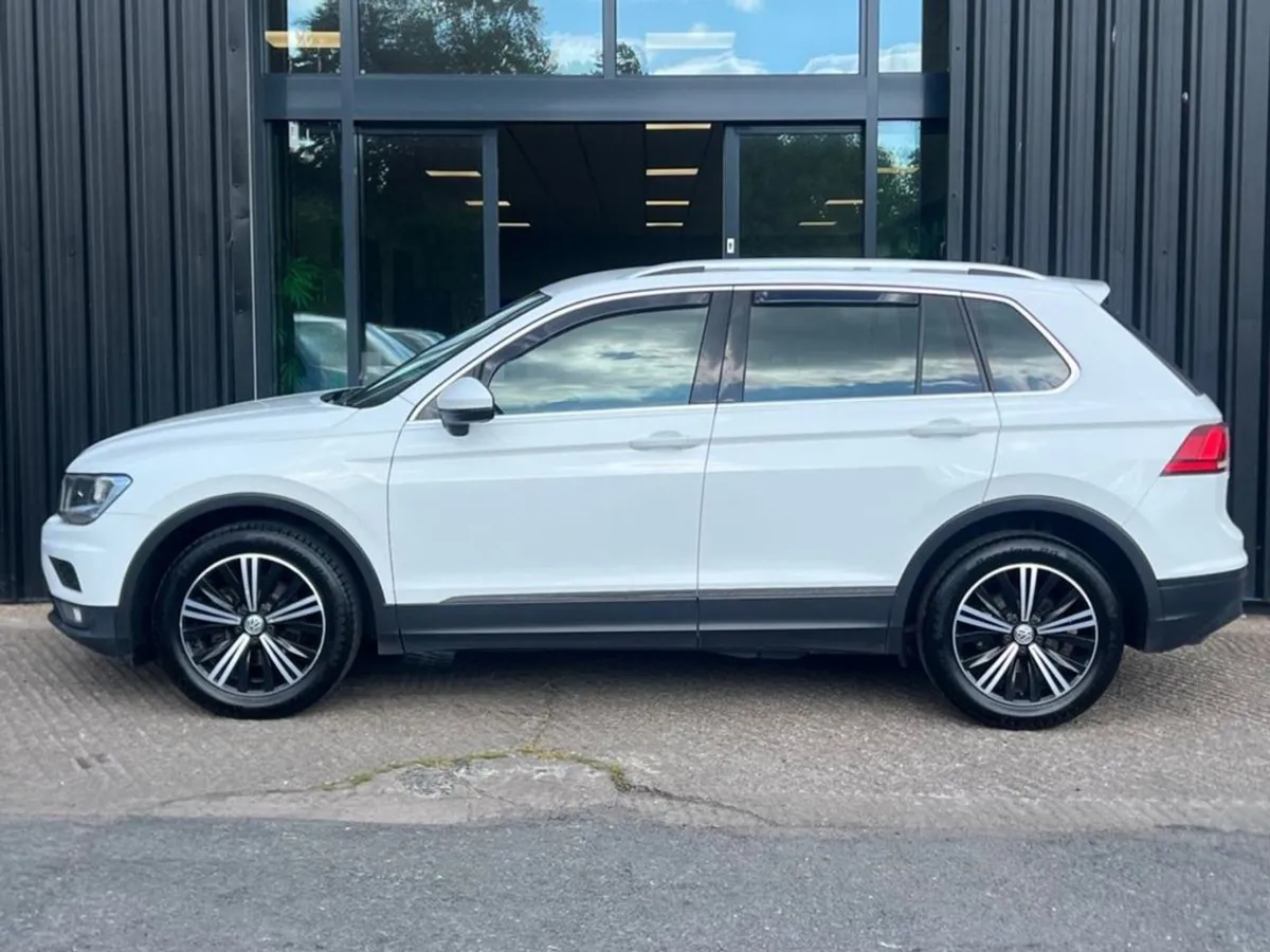 Volkswagen Tiguan 2.0 TDI SE Navigation SUV 5dr D - Image 4