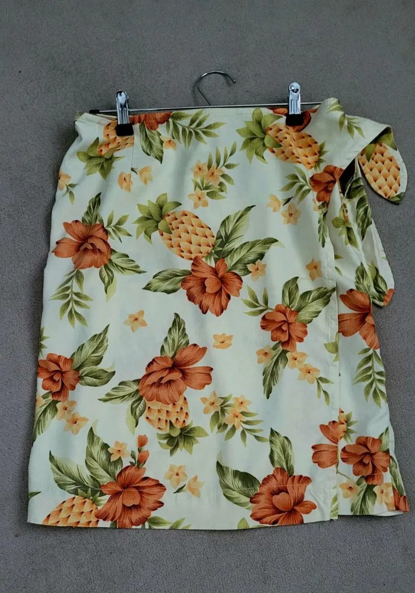 Tommy Bahama silk wrap skirt - Image 1