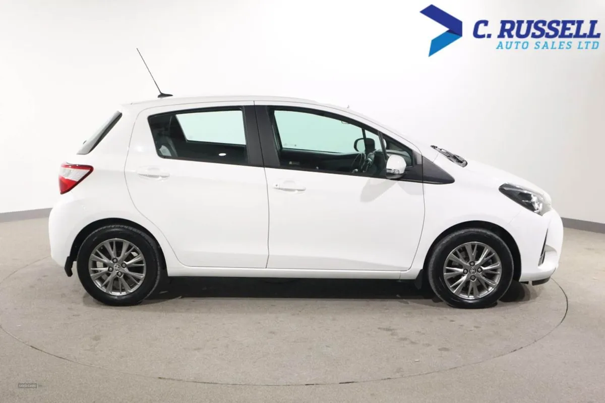 Toyota Yaris Hatchback - Image 4