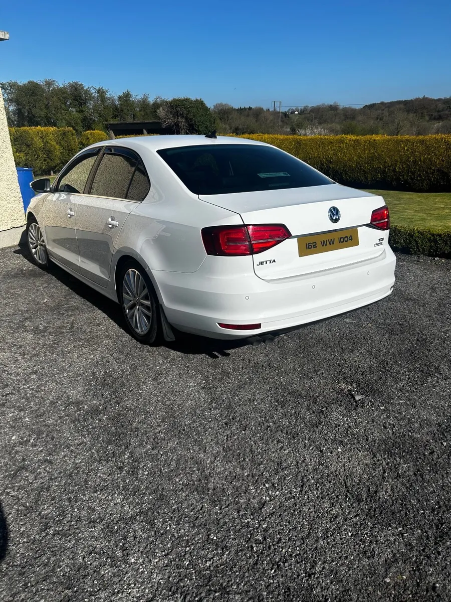 Volkswagen Jetta 2016 - Image 2