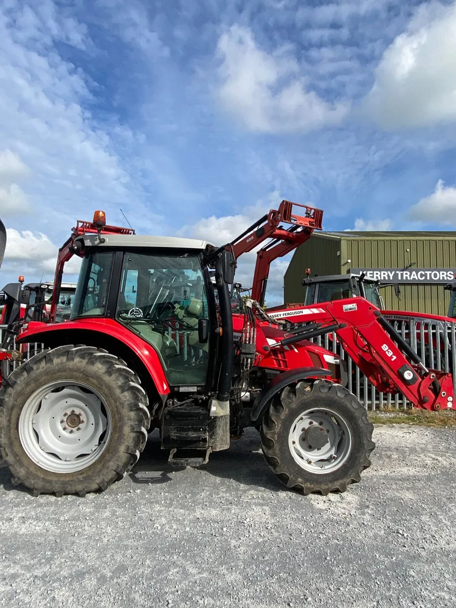 Massey Ferguson  5711SL - Image 1