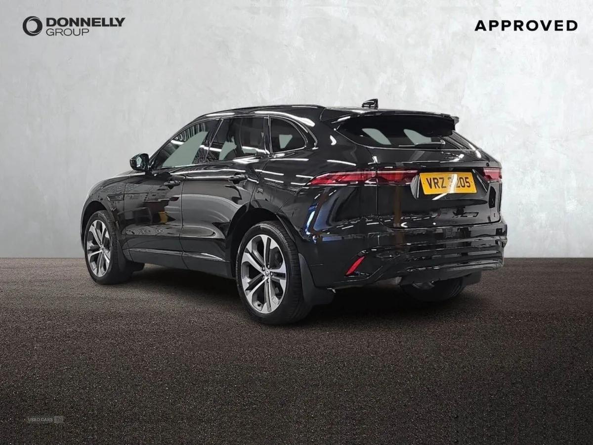 Jaguar F- PACE 2.0 D200 R-dynamic HSE Black 5dr A - Image 2