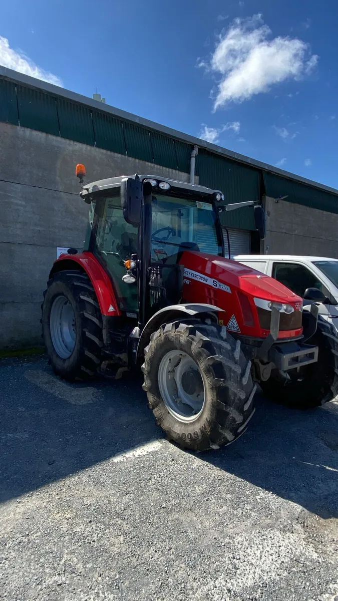 Massey Ferguson 5711S - Image 2