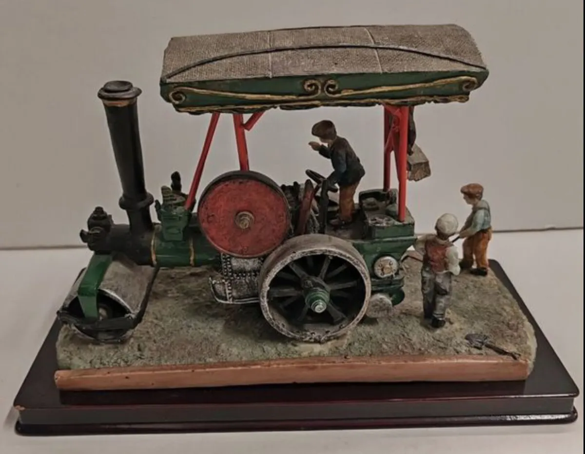 Model tractor - Image 2