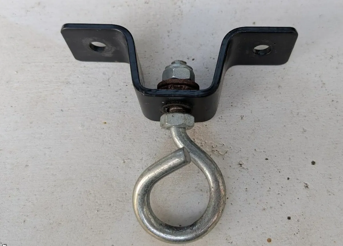 Outshock Boxing/Kick Bag  + Roof bracket - Image 2
