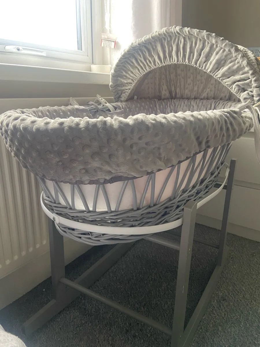 Moses basket & stand - Image 1