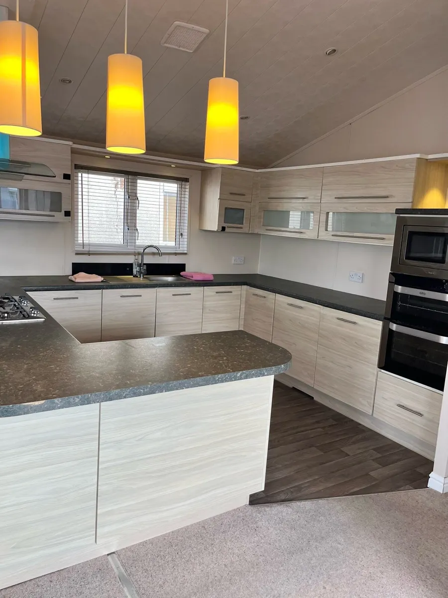 STUNNING TWIN UNIT JUST ARRIVED & Broomfield MH - Image 2
