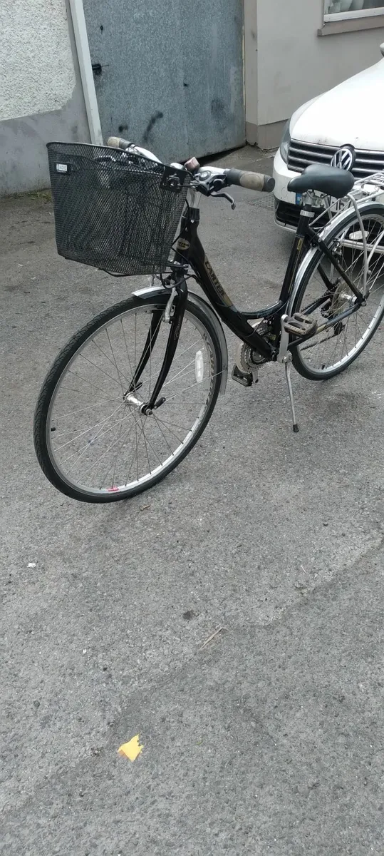 Lovely ladies bike 28inch CARTER price too sell - Image 4