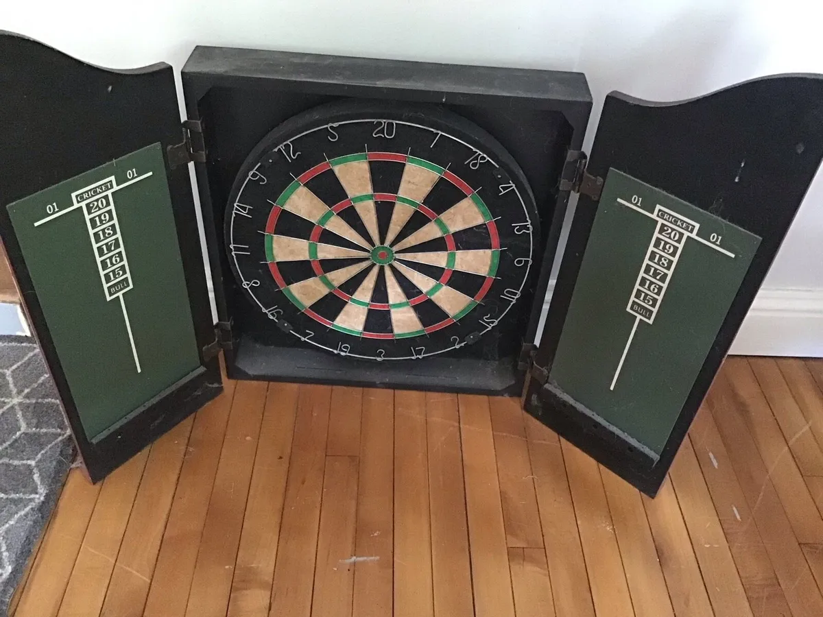 VINTAGE DART BOARD IN SOLID WOOD HANDMADE CUPBOARD - Image 3