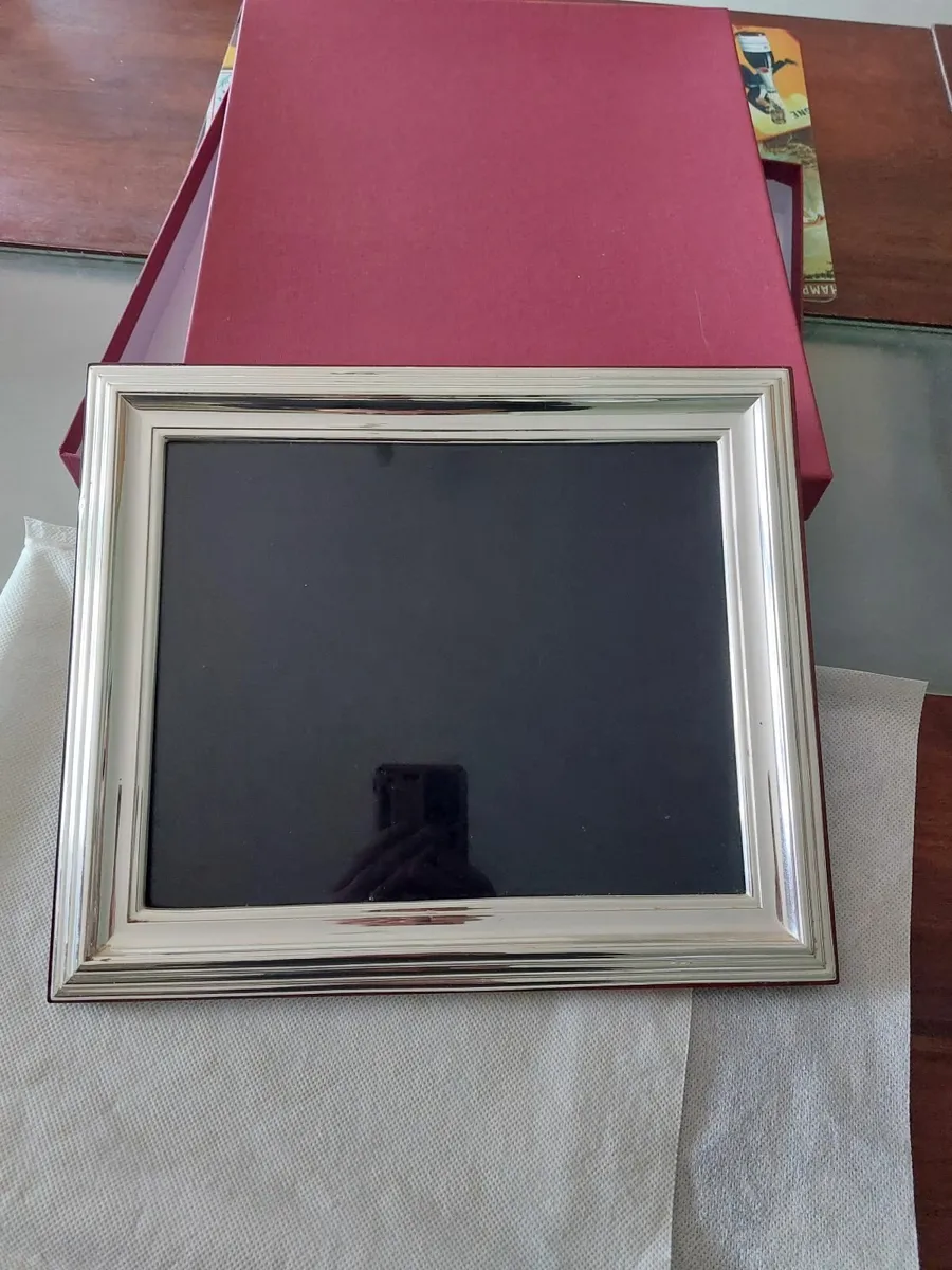 Silver hallmarked frame 10x8 - Image 1