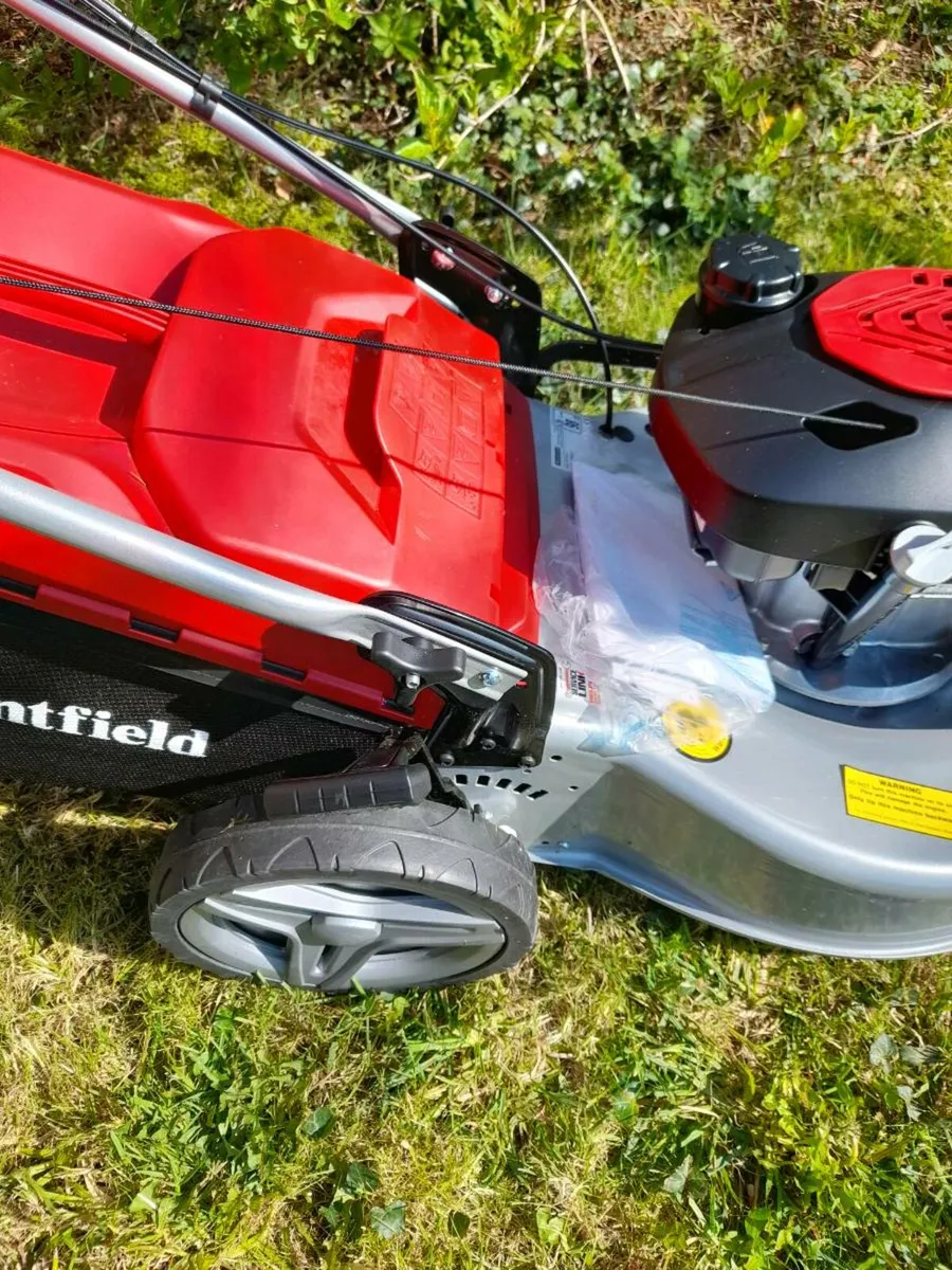 New mountfield selfdrive mower 51cm used once - Image 3