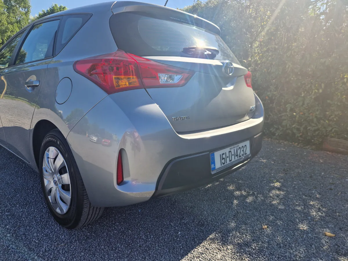 Toyota Auris  TERRA PETROL 2015 - Image 2
