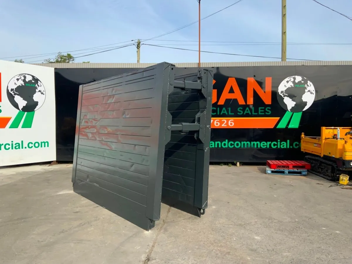 3.5 x 2.5 metre TRENCH BOX / SHORING ....4960 - Image 1