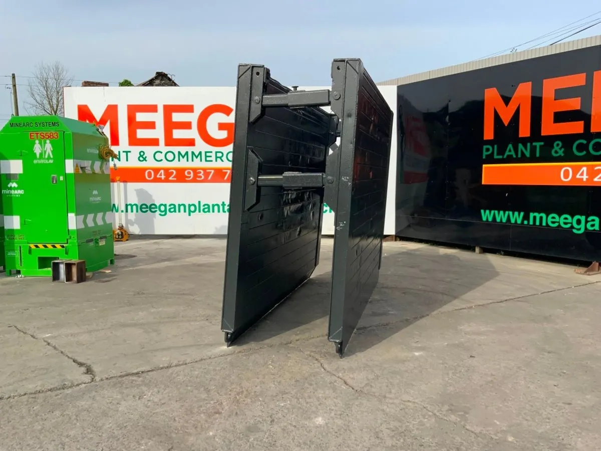 3.5 x 2.5 metre TRENCH BOX / SHORING ....4960 - Image 2