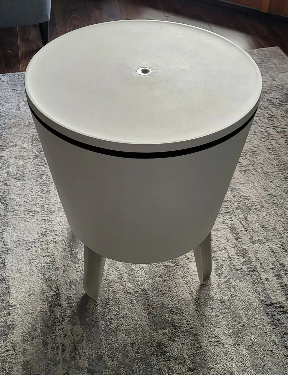 Cooler Table/ Cool Bar - Image 1