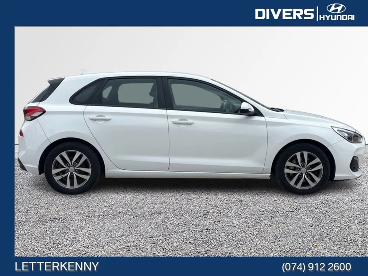 Hyundai i30 Deluxe - Image 3