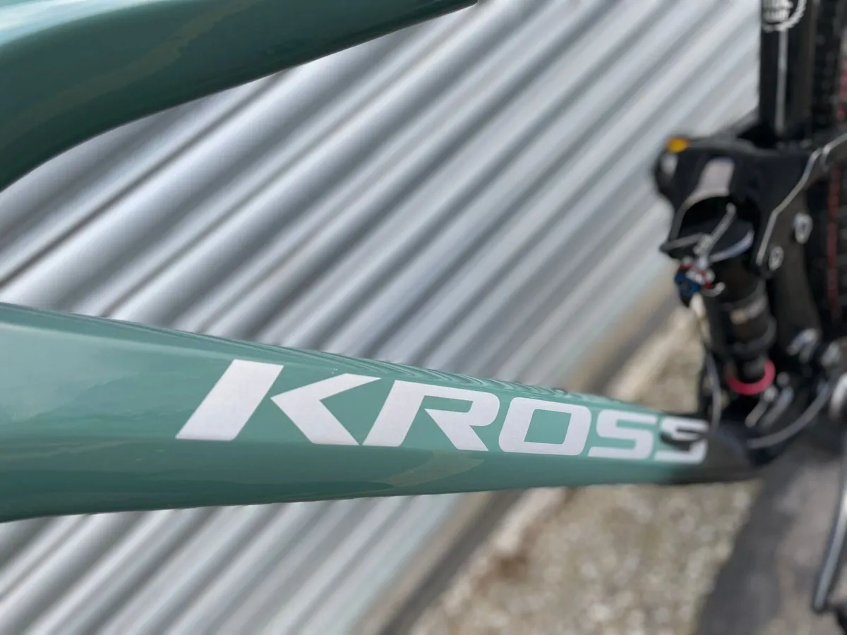 KROSS EARTH 3.0 full carbon (brand new) - Image 4