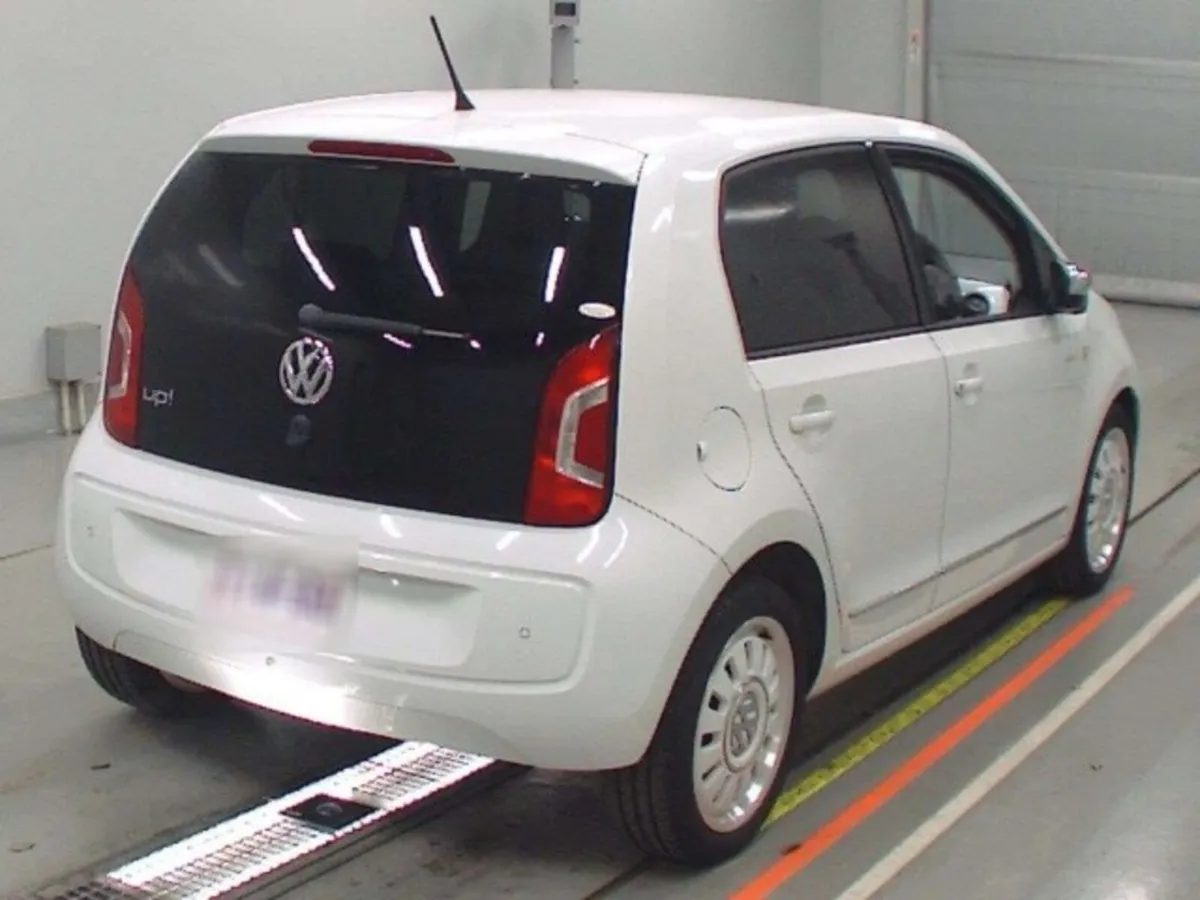 VOLKSWAGON UP 2013 PETROL WHITE - Image 3