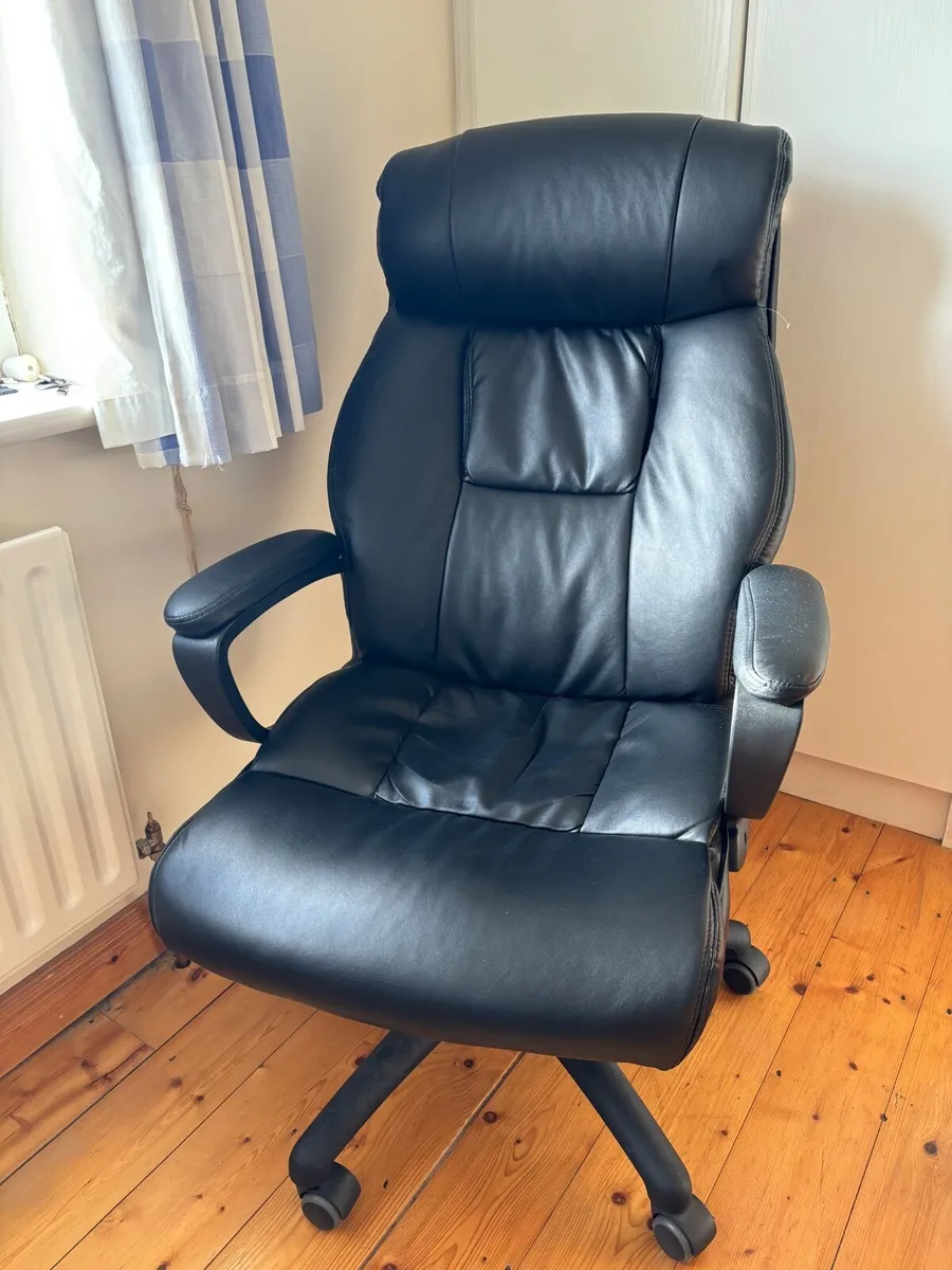 Comfortable Office Chair - Image 1