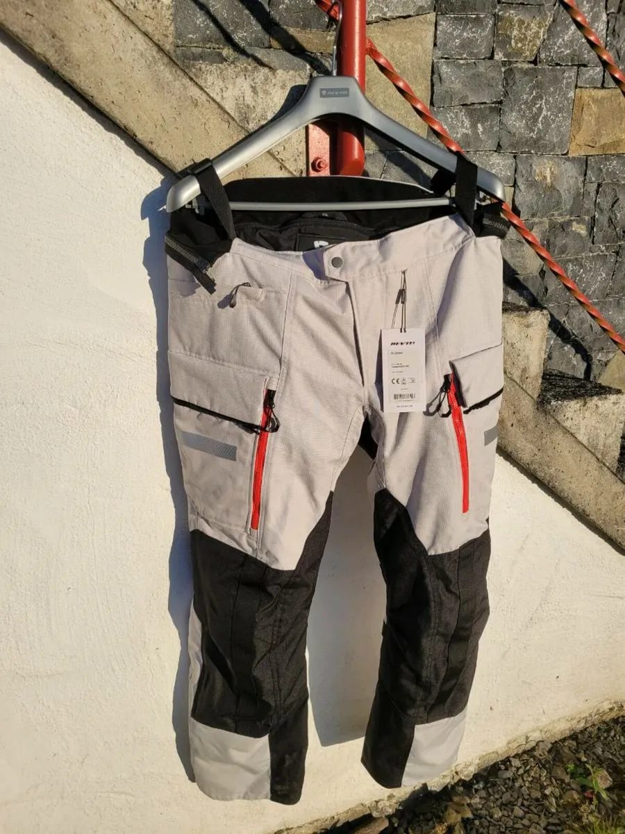 BRAND NEW Revit Sand 4 H2O pants - Image 4