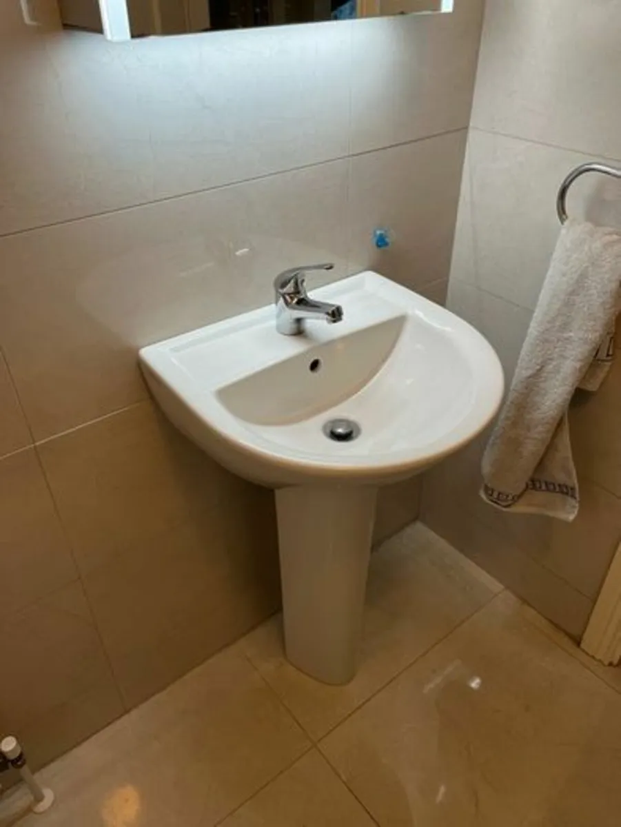Bathroom sink, 50cm width - Image 1