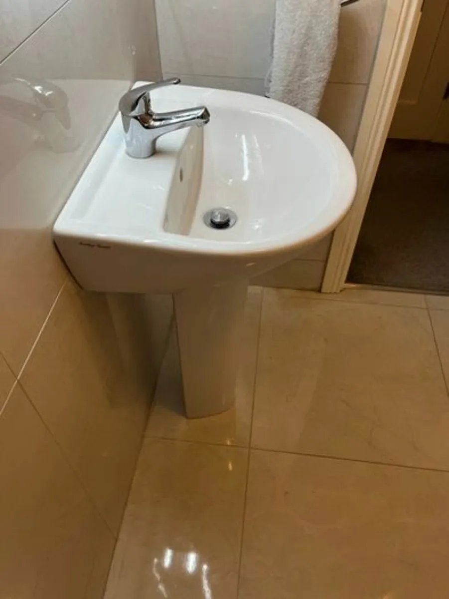 Bathroom sink, 50cm width - Image 2