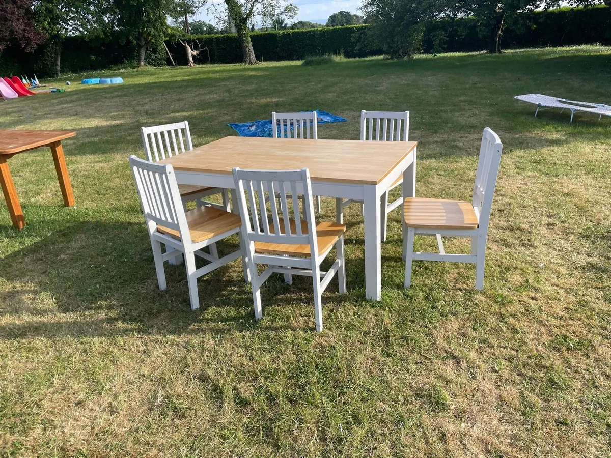 Kitchen table + 6 chairs set €150 - Image 1