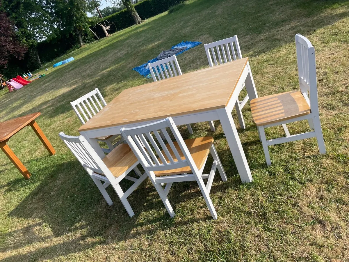 Kitchen table + 6 chairs set €150 - Image 2