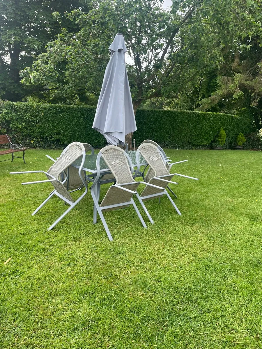 Garden furniture - Image 1