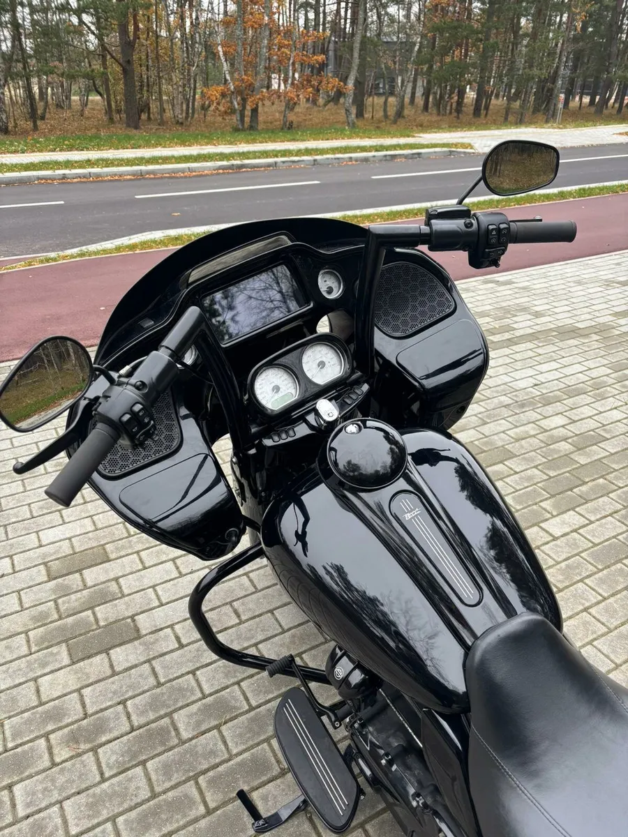 HARLEY DAVIDSON ROAD GLIDE - Image 2