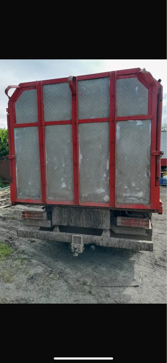 Cattle lorry - Image 3
