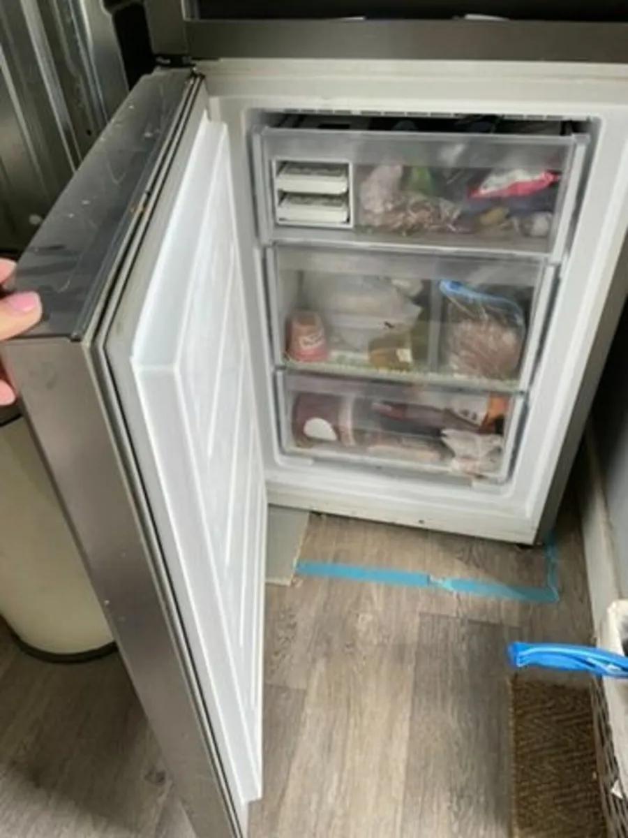 Whirlpool Fridge Freezer - Image 3