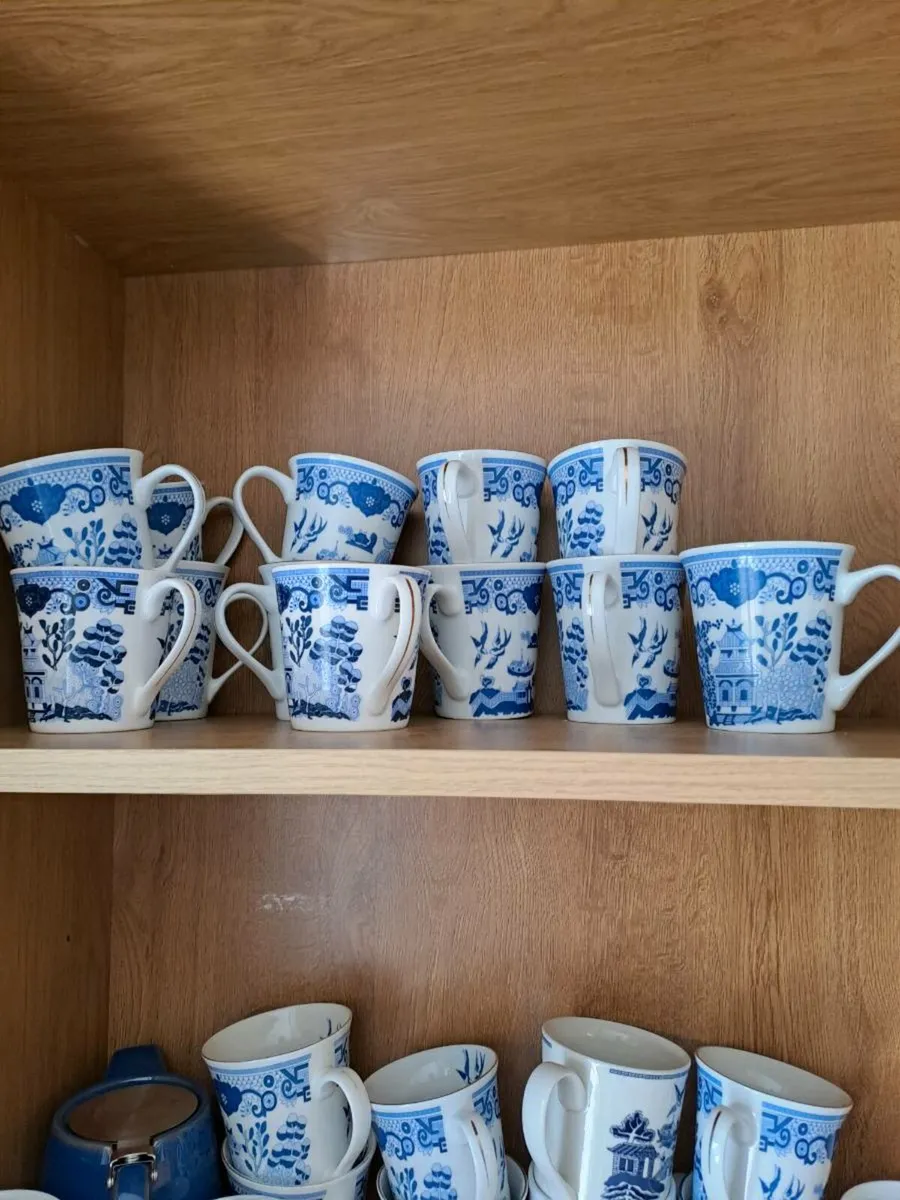 Willow pattern for sale - Image 2