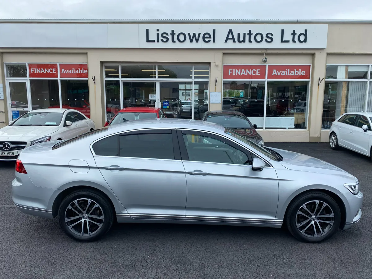 181 VW PASSAT 2.0TDI HIGHLINE AUTOMATIC SALOON - Image 1