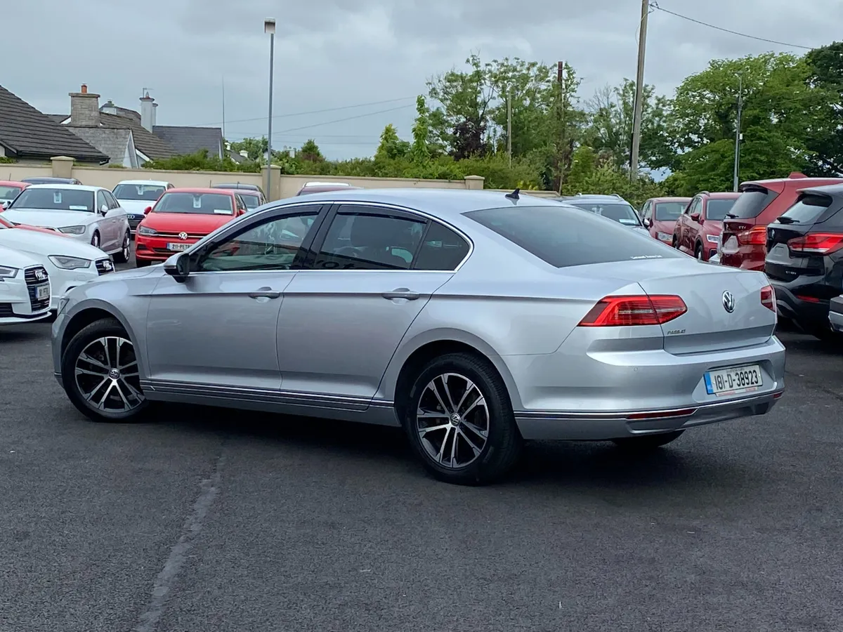 181 VW PASSAT 2.0TDI HIGHLINE AUTOMATIC SALOON - Image 3