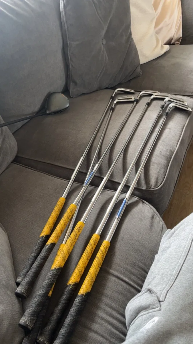 Left handed set - Image 3