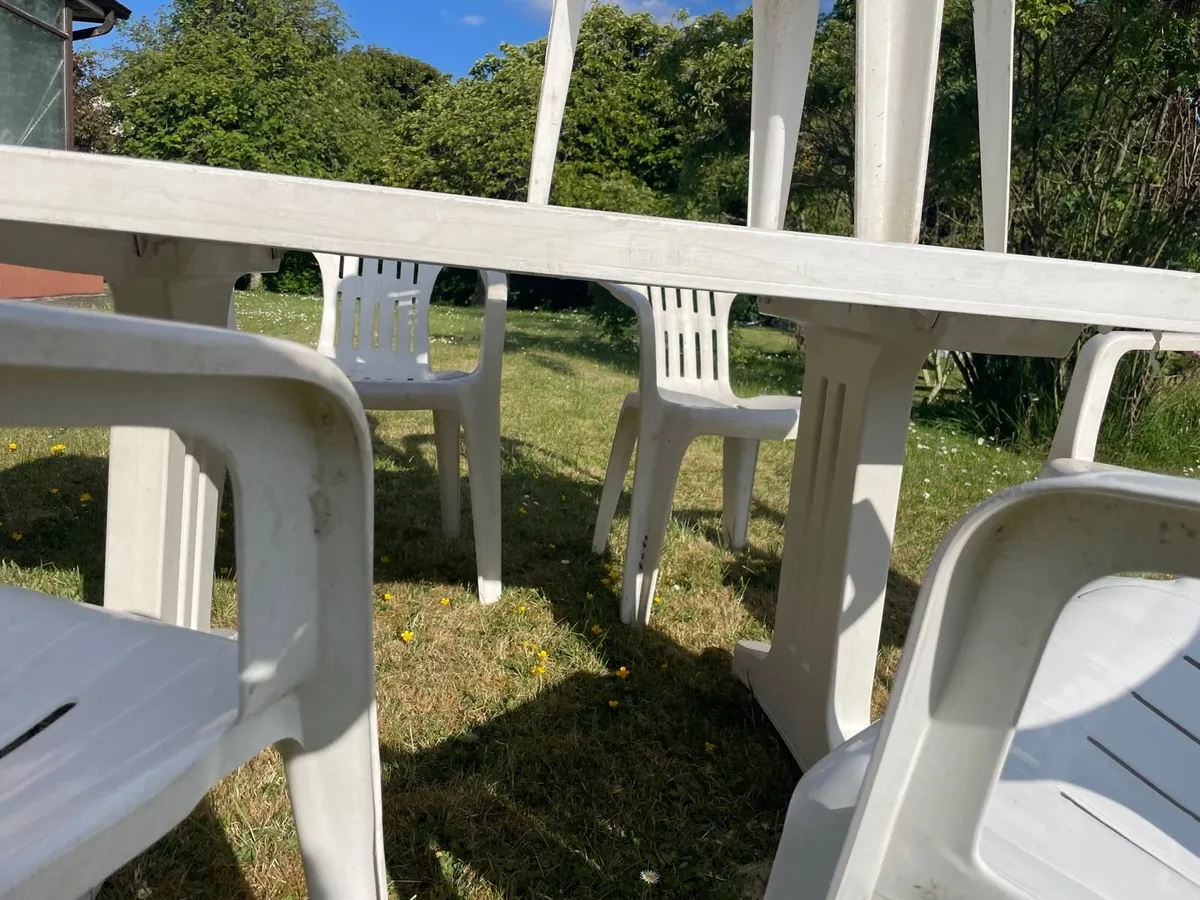 Garden table + 7 chairs set €130 - Image 4