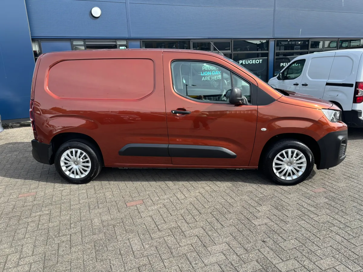 2019 Peugeot Partner Professional - Image 3
