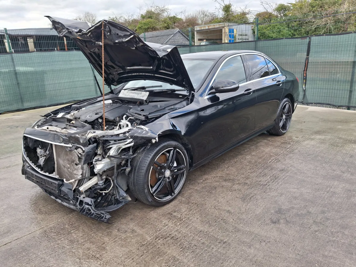 171 Mercedes E-Class  200d 2.0 Diesel  Auto - Image 2