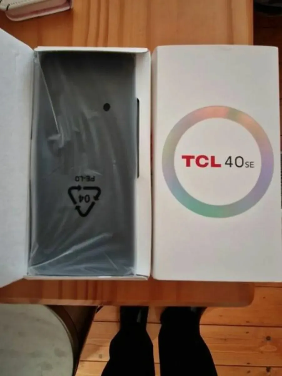 TCL 40se, 128gb Sim Free, Dual Sim, Mobile Phone - Image 1