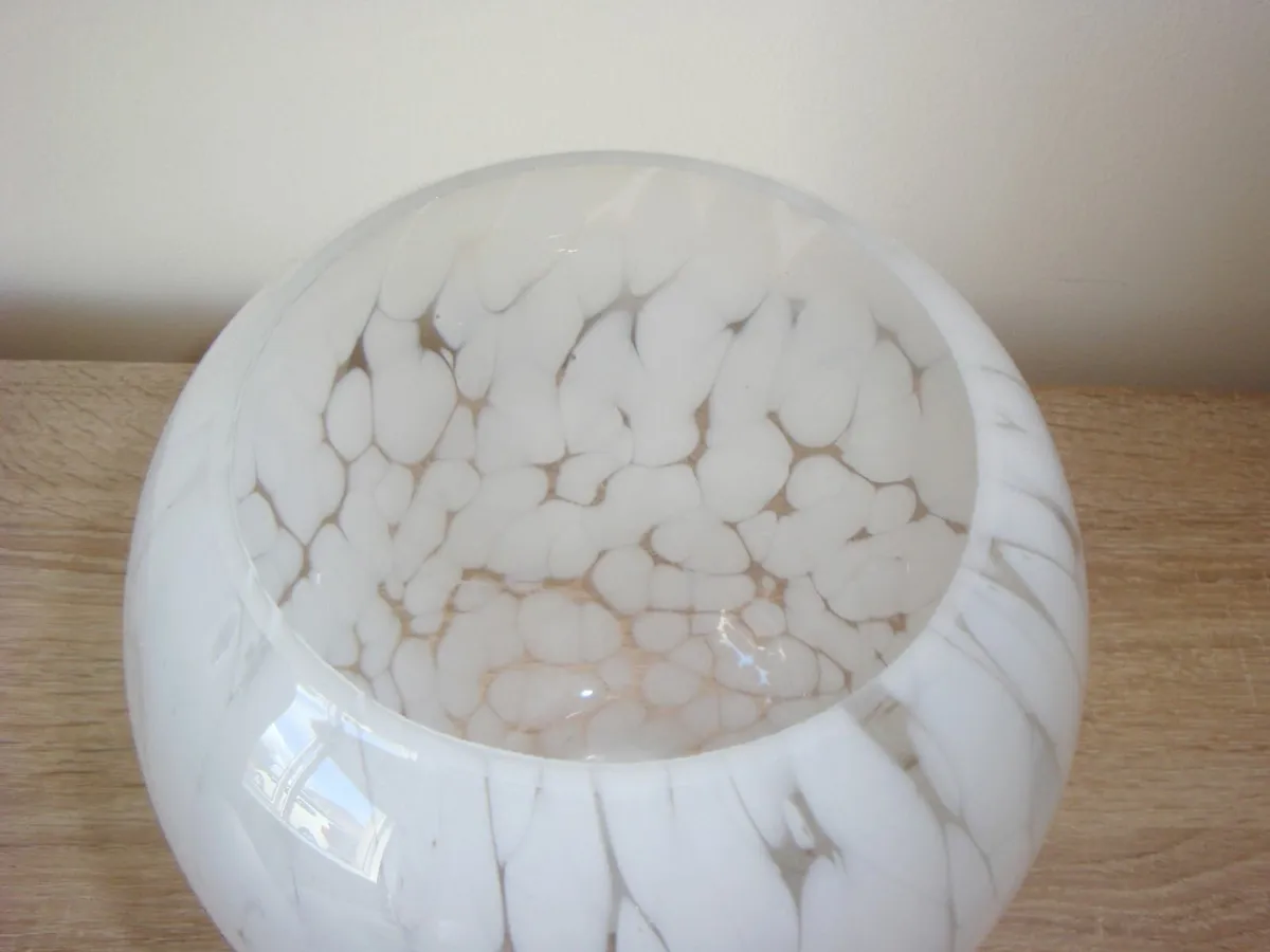 White glass vase - NEW - Image 2