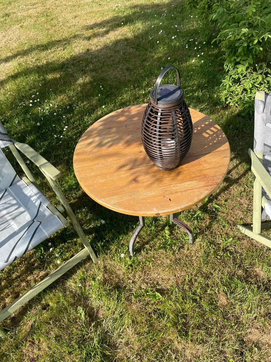Garden table and 2 foldable chair €50 set - Image 2
